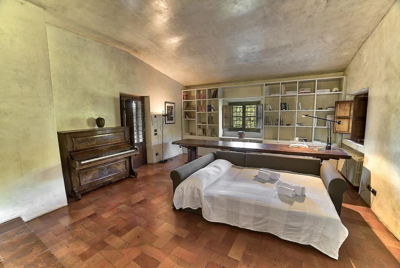 Villa Viola Lucca 0*,