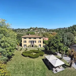Clara Villa